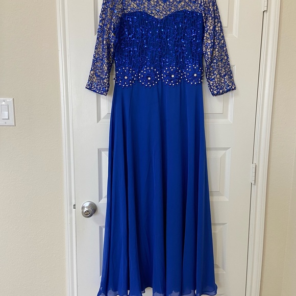 Maxi Blue Dress with Floral Design Size M - Picture 2 of 6